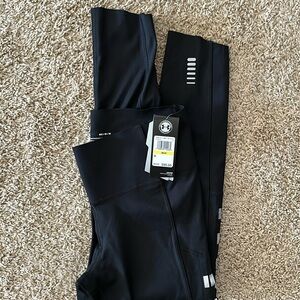 NWT Under Armour heat gear compression leggings.